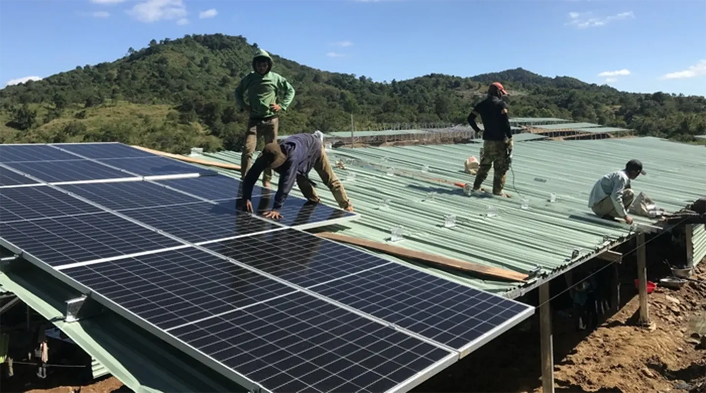 Cụm điện mặt trời áp mái trang trại Solar Đinh Lăng